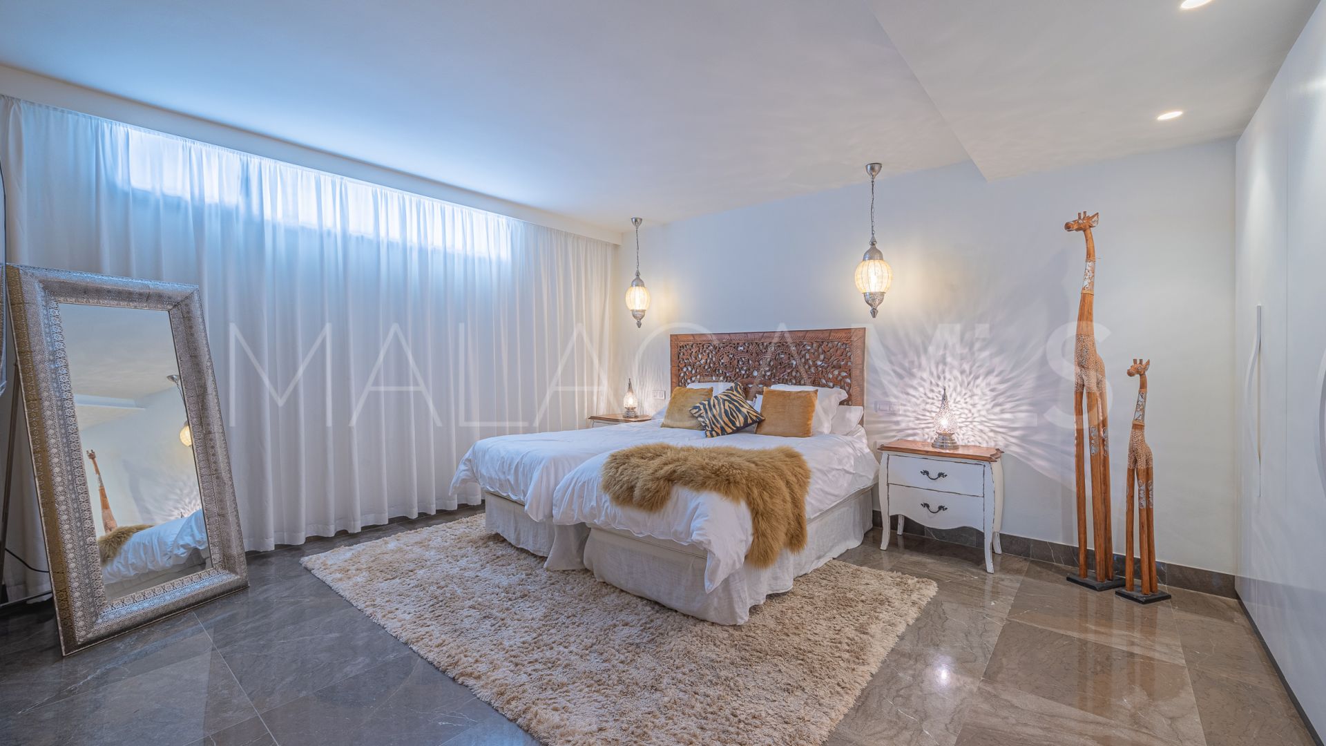 Villa with 4 bedrooms for sale in Marbella Golden Mile