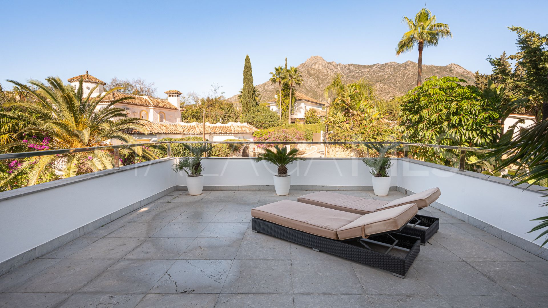 Villa with 4 bedrooms for sale in Marbella Golden Mile