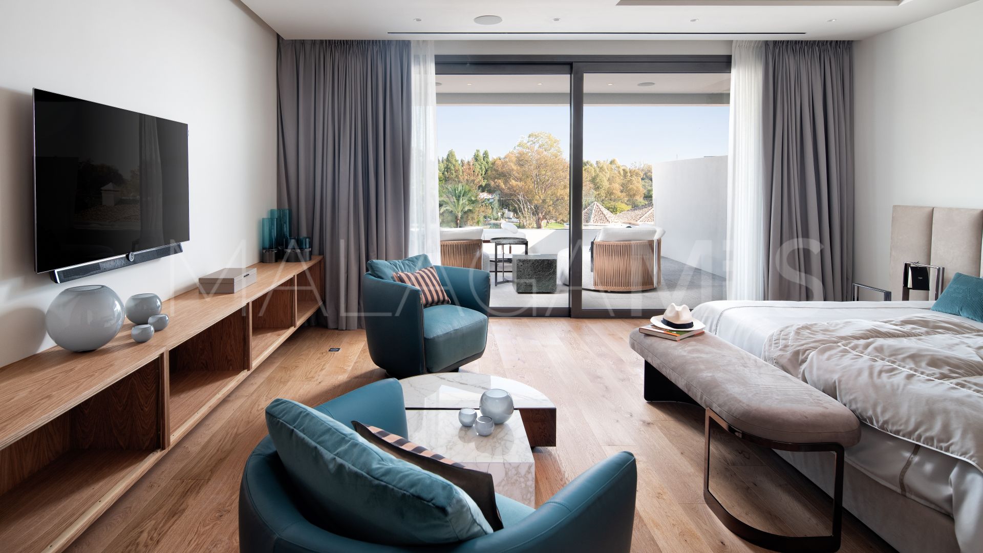 3 bedrooms duplex penthouse for sale in Marbella Golden Mile