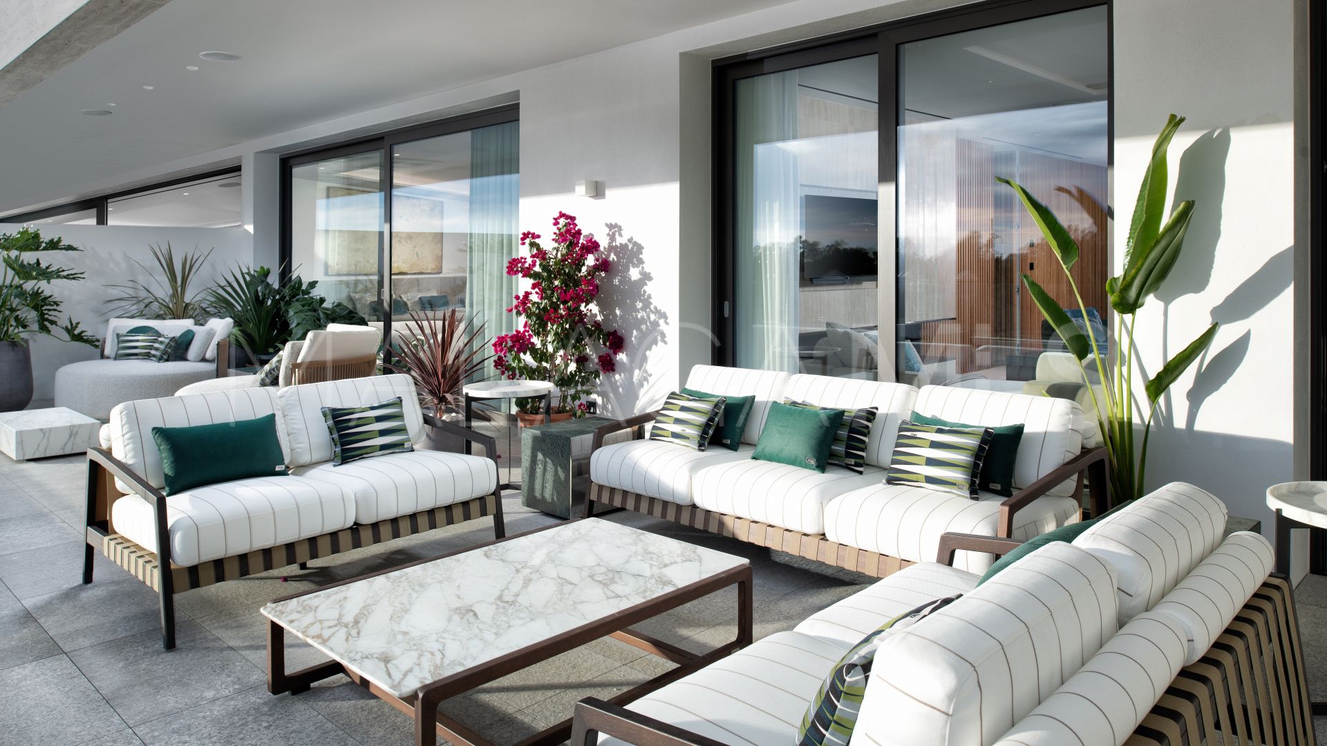 For sale duplex penthouse in Marbella Golden Mile