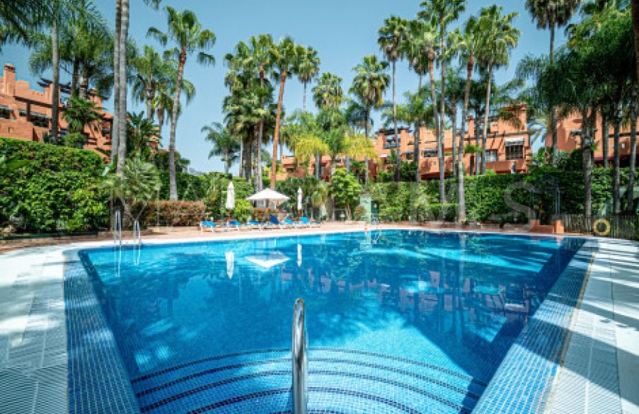 5 bedrooms semi detached house for sale in Altos de Puente Romano