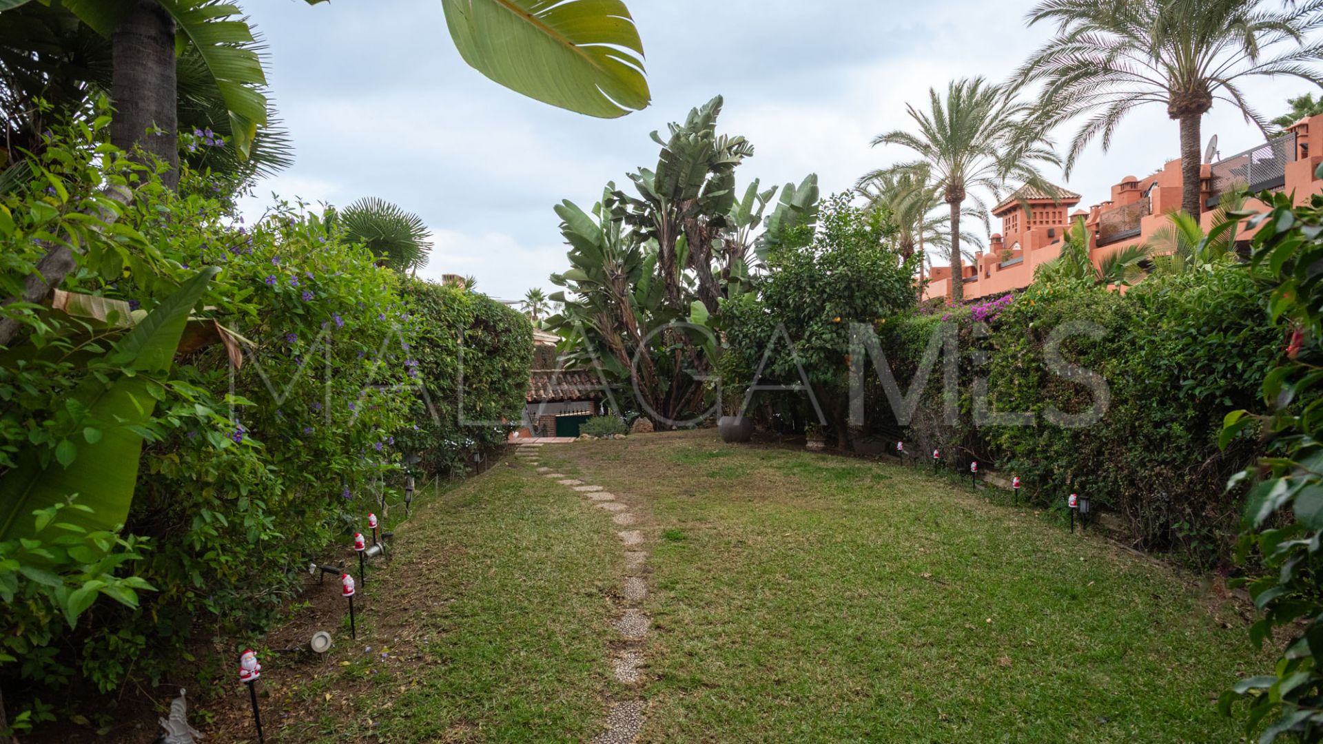 5 bedrooms semi detached house for sale in Altos de Puente Romano