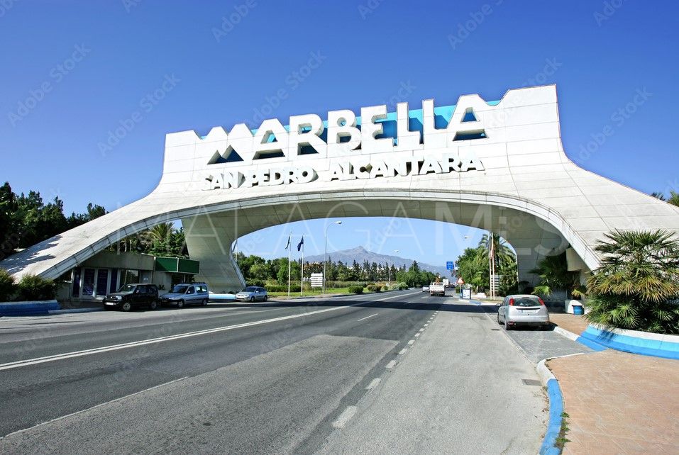 5 bedrooms semi detached house for sale in Altos de Puente Romano