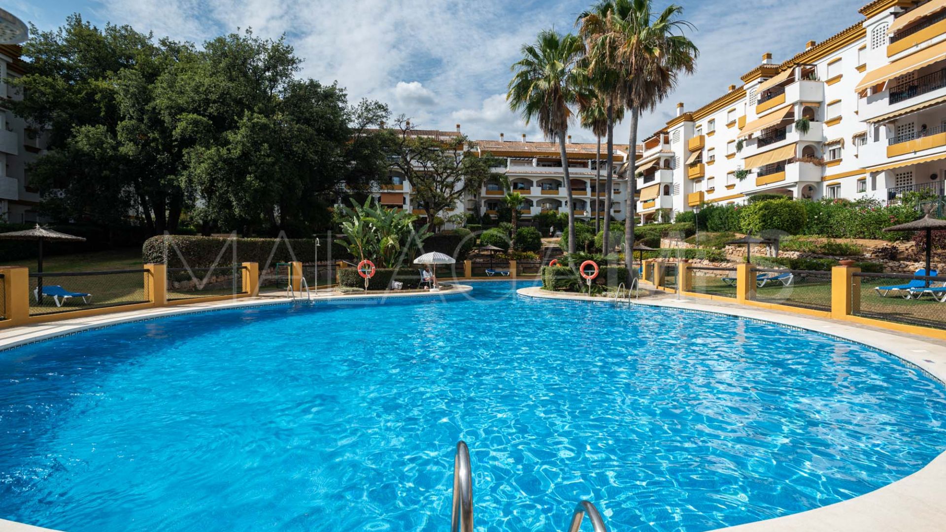 Zweistöckiges penthouse for sale in Los Pinos de Nagüeles