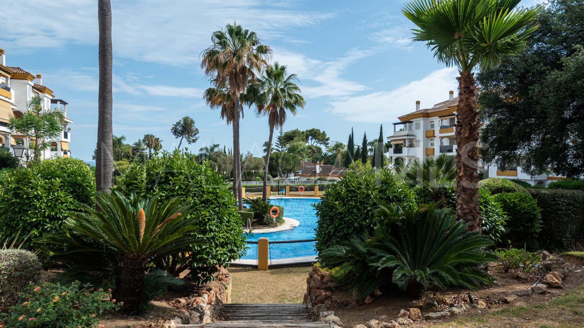 Zweistöckiges penthouse for sale in Los Pinos de Nagüeles