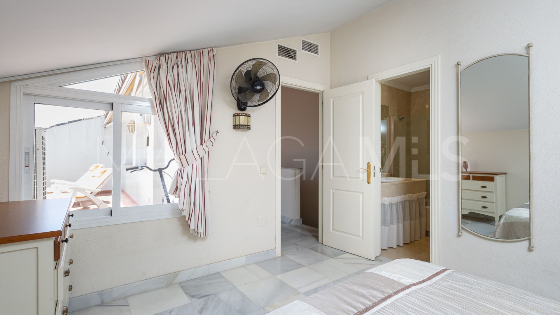Zweistöckiges penthouse for sale in Los Pinos de Nagüeles