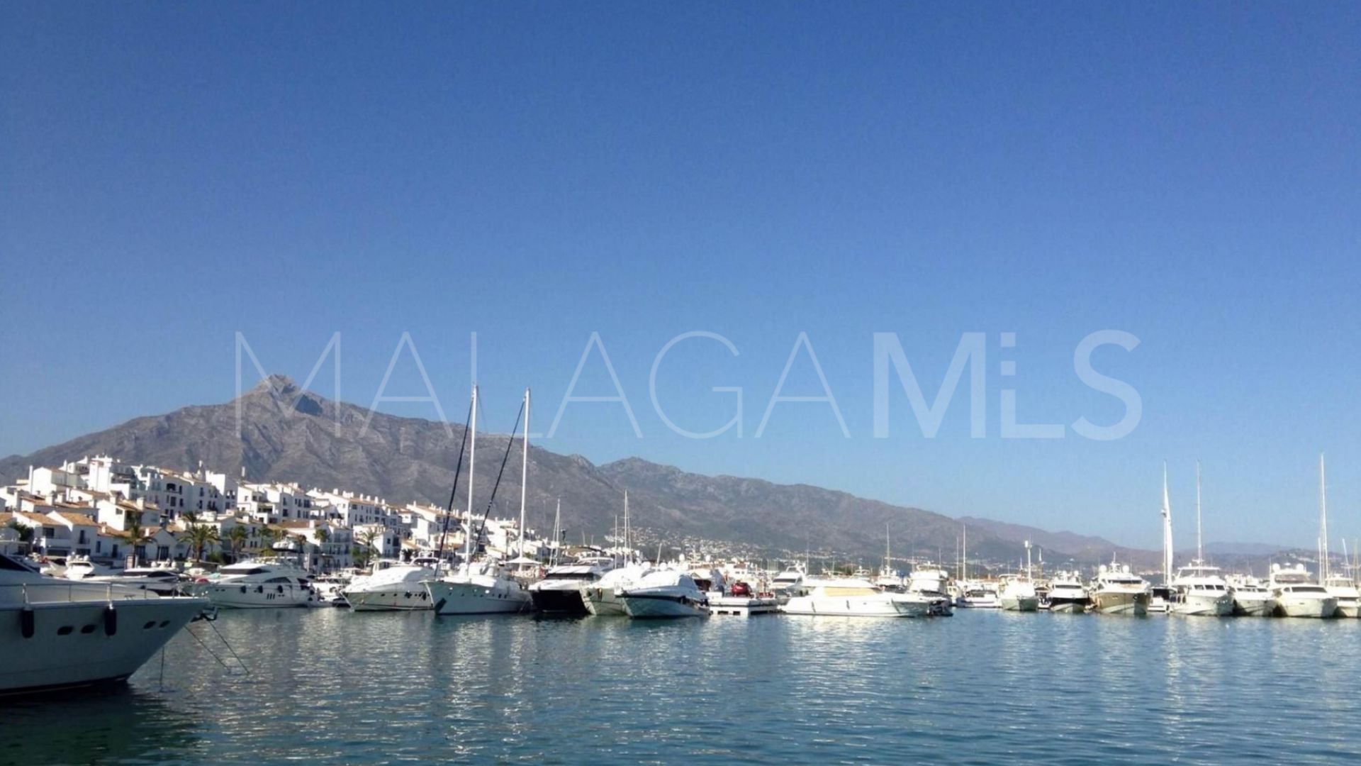 Apartamento with 2 bedrooms for sale in Marbella - Puerto Banus