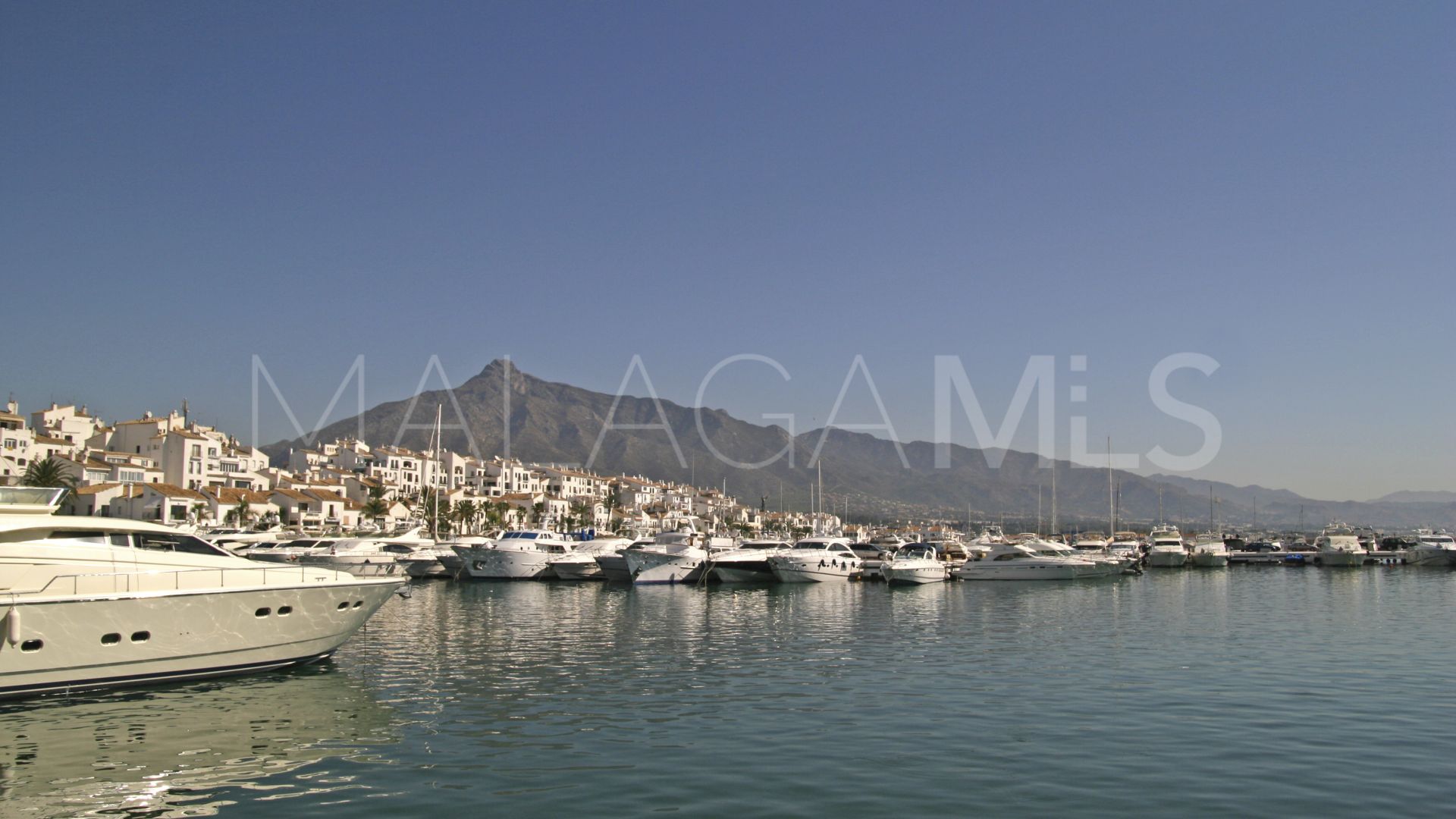 Apartamento with 2 bedrooms for sale in Marbella - Puerto Banus