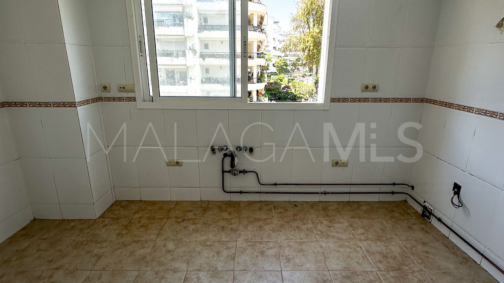 Buy apartamento with 3 bedrooms in Guadalmina Alta
