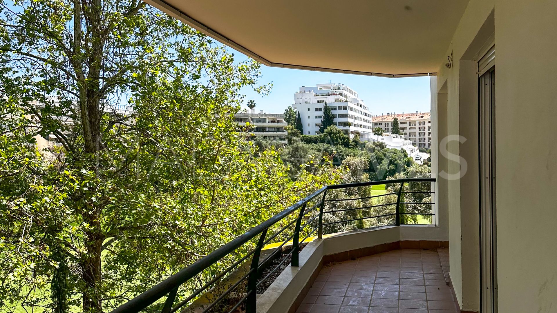 Buy apartamento with 3 bedrooms in Guadalmina Alta