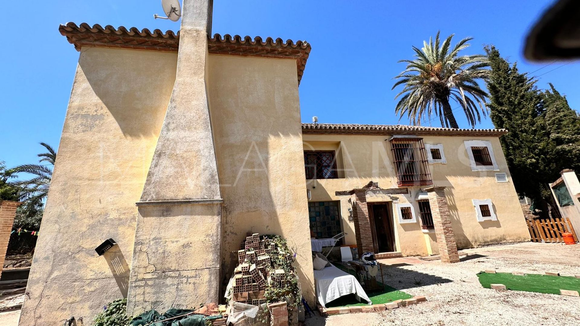 Se vende villa in Nueva Andalucia with 6 bedrooms