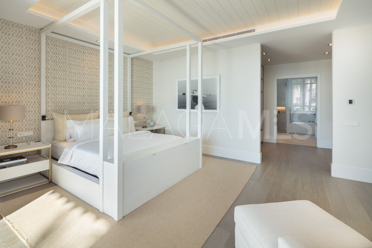 Se vende duplex in Marina de Puente Romano with 3 bedrooms