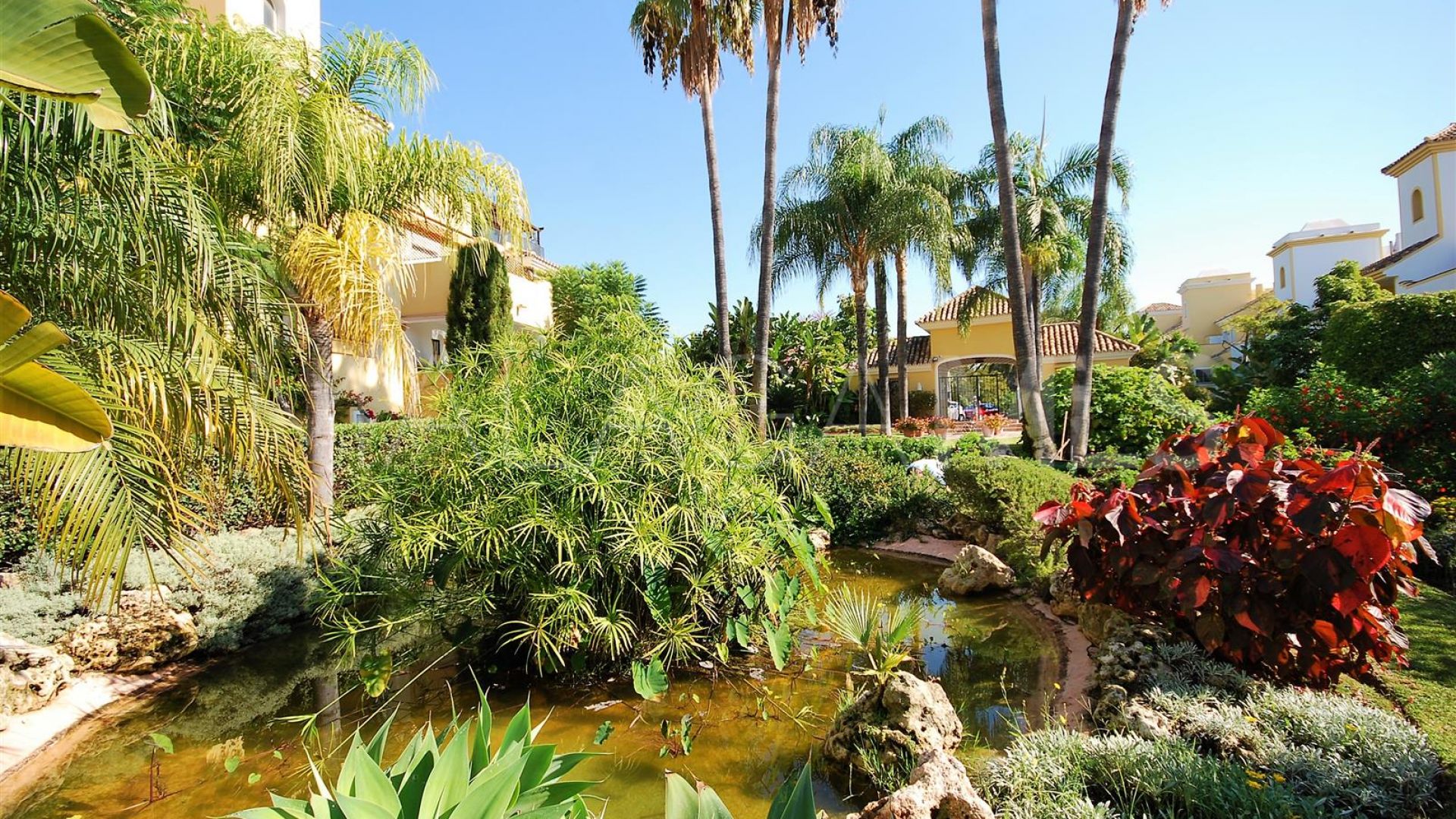 Apartamento for sale with 2 bedrooms in Guadalmina Alta