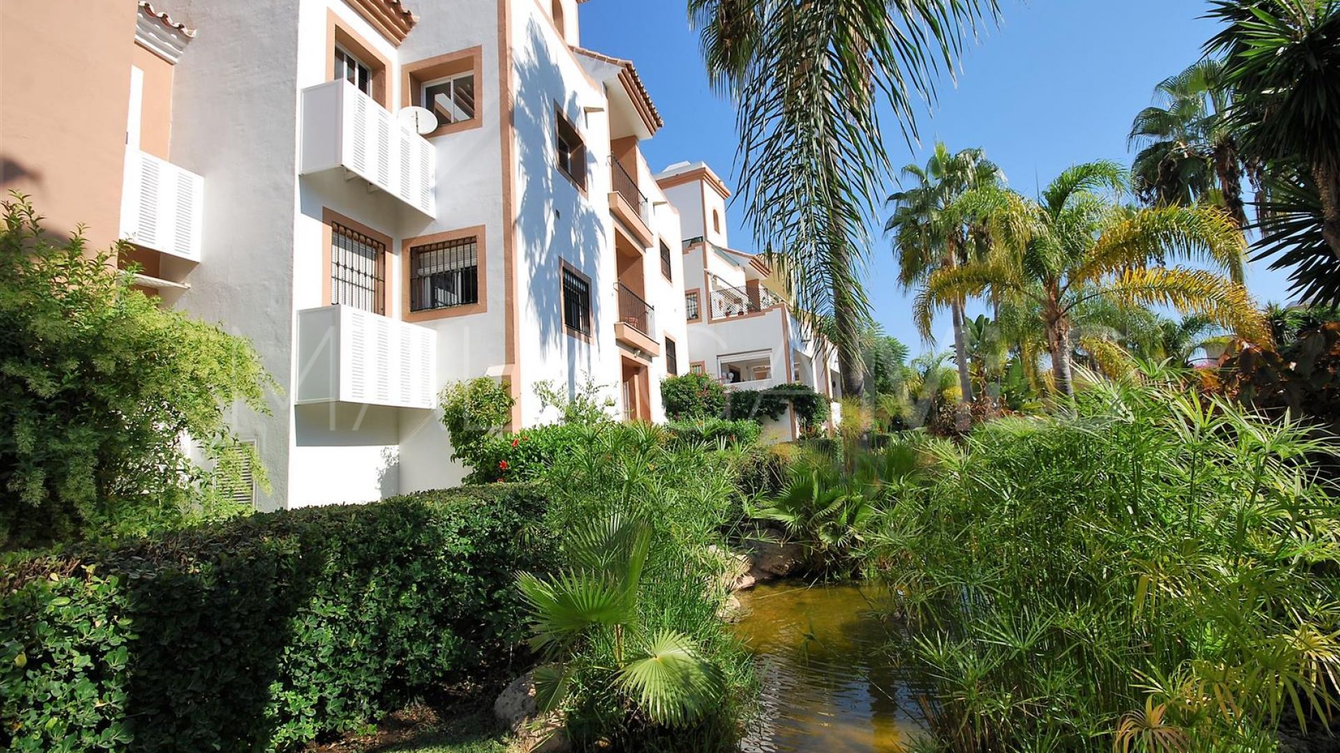 Apartamento for sale with 2 bedrooms in Guadalmina Alta