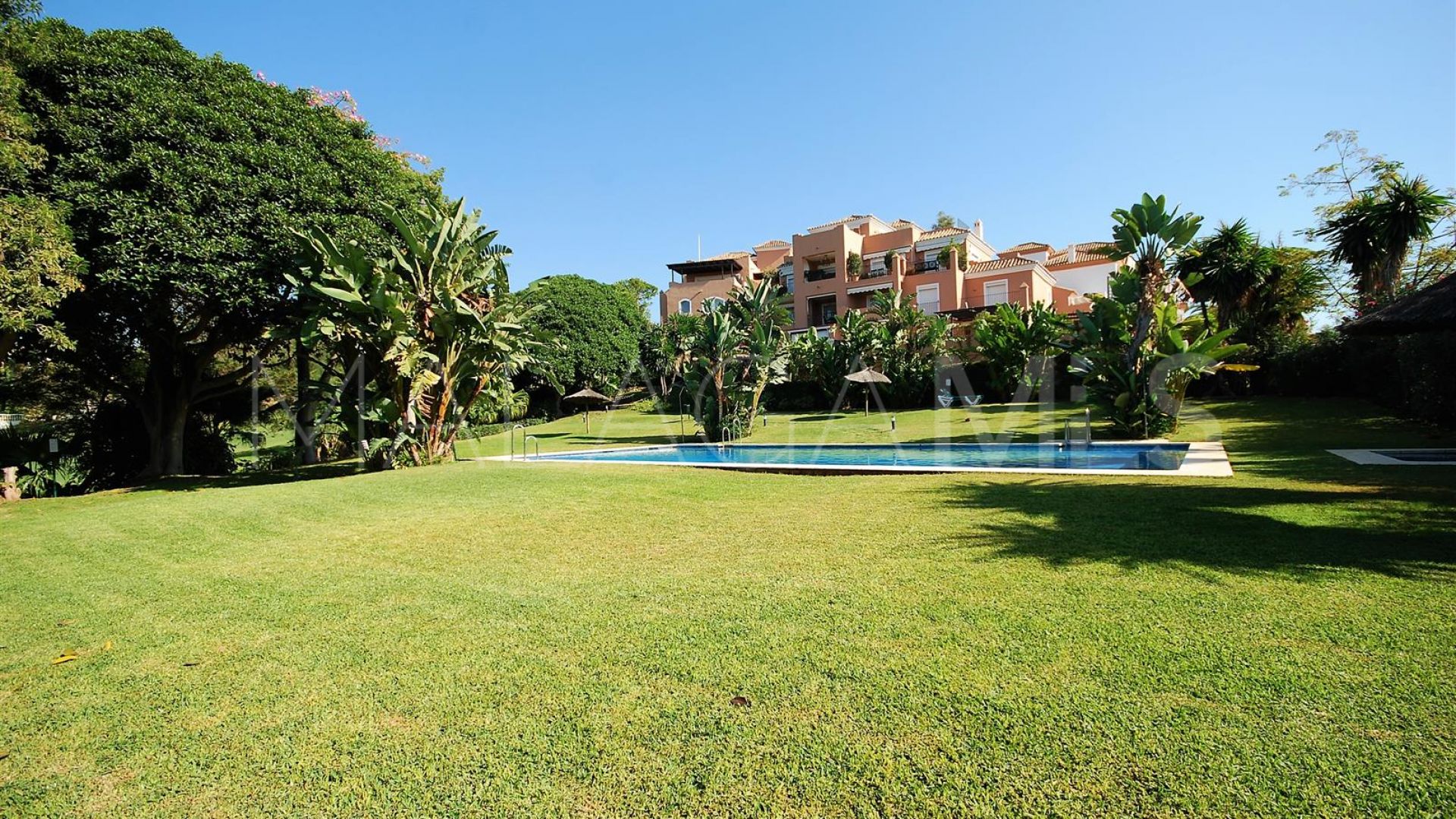 Apartamento for sale with 2 bedrooms in Guadalmina Alta