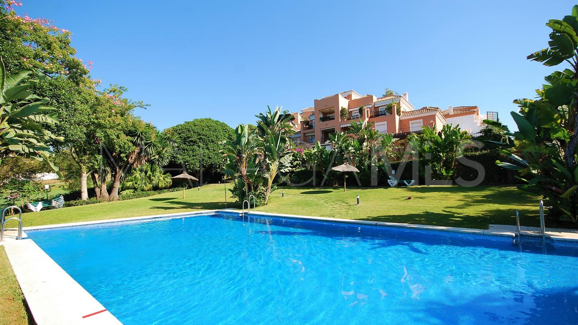 Apartamento for sale with 2 bedrooms in Guadalmina Alta