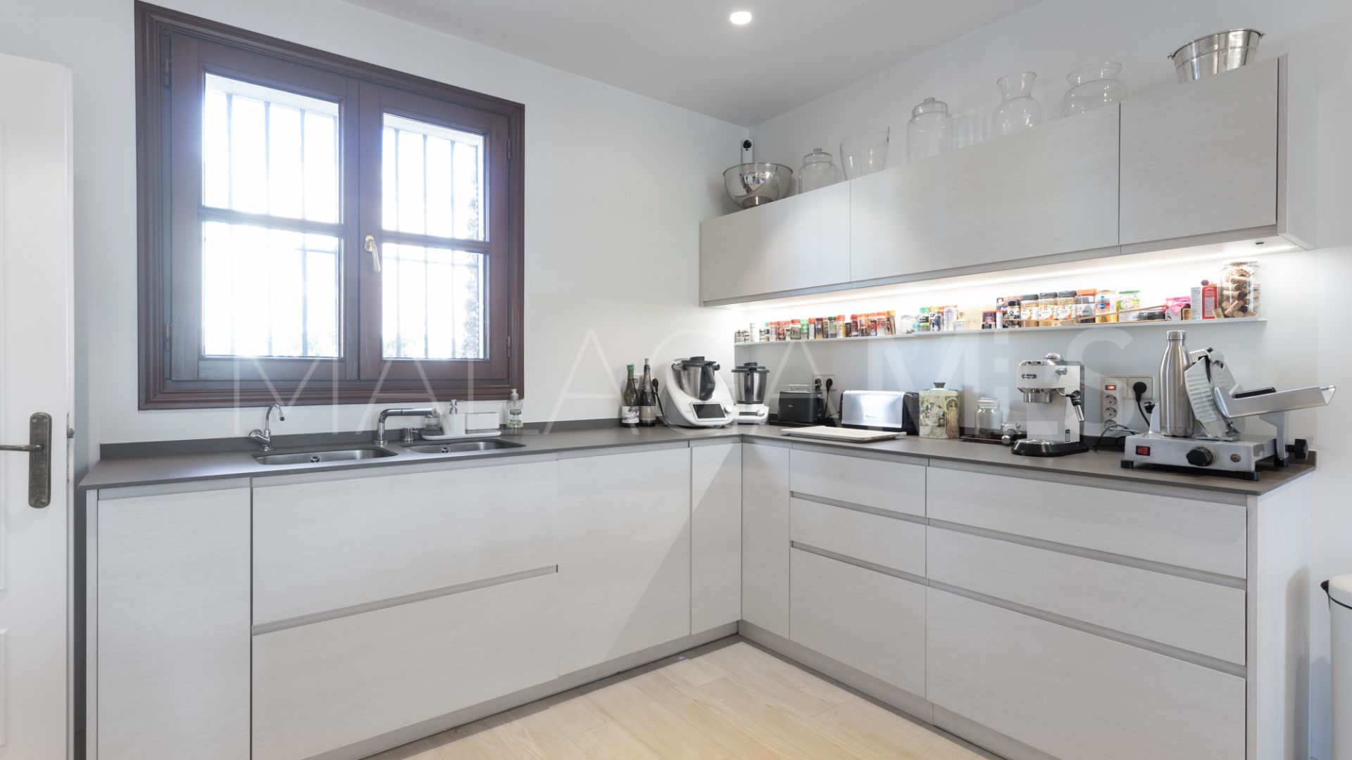 5 bedrooms villa for sale in Guadalmina Alta