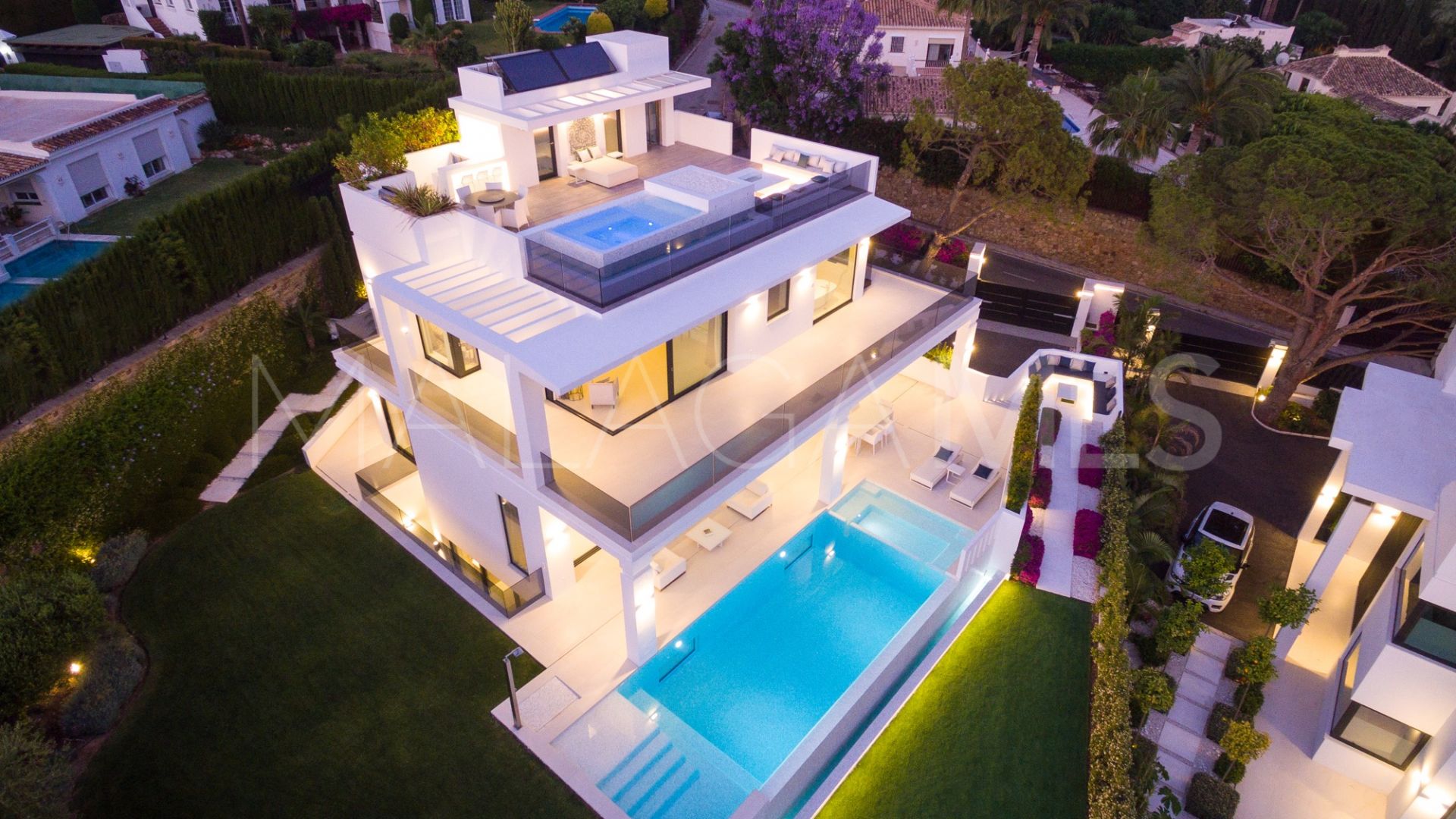 Villa with 5 bedrooms for sale in Nagüeles