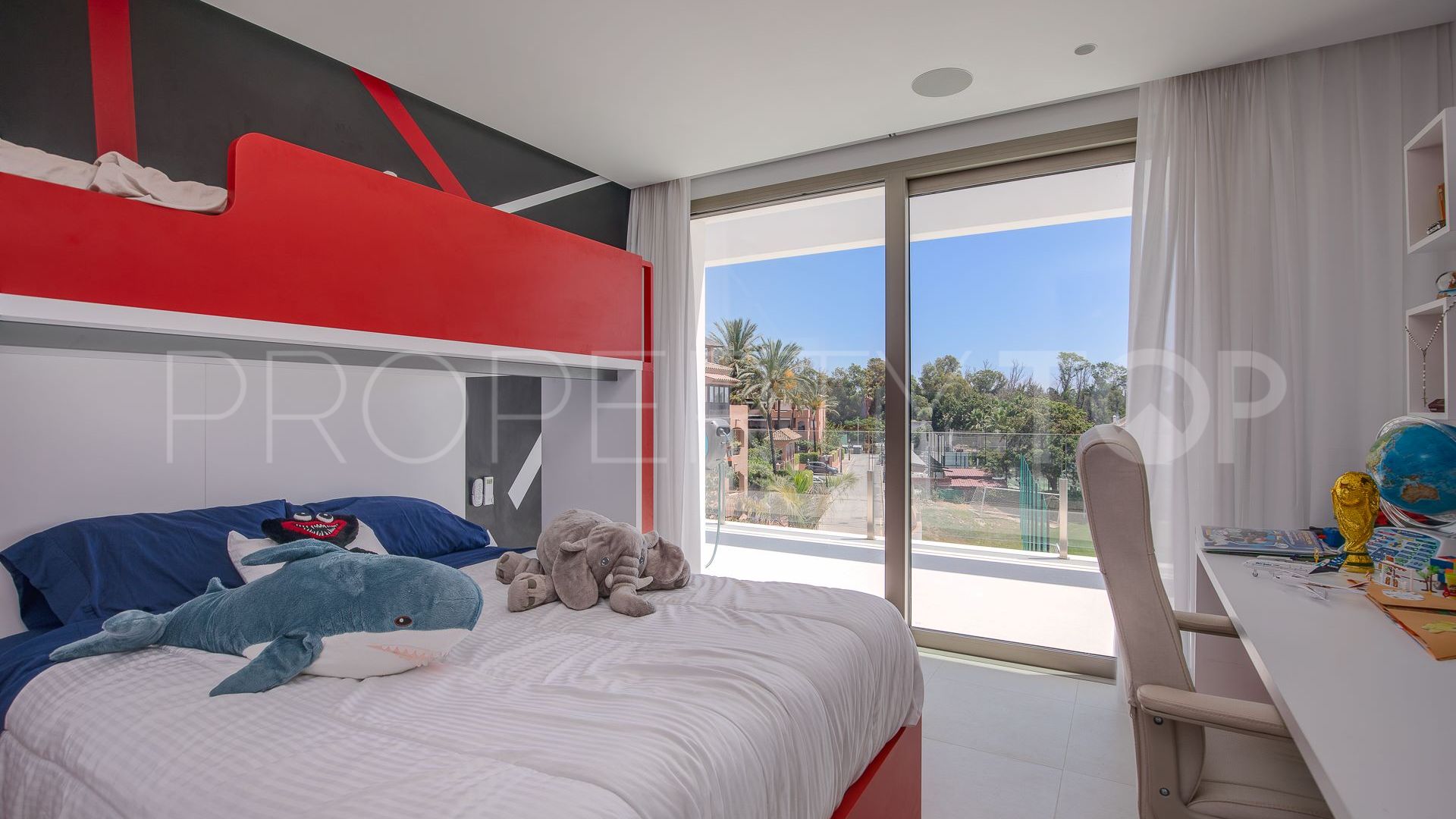 Guadalmina Baja, villa con 4 dormitorios en venta