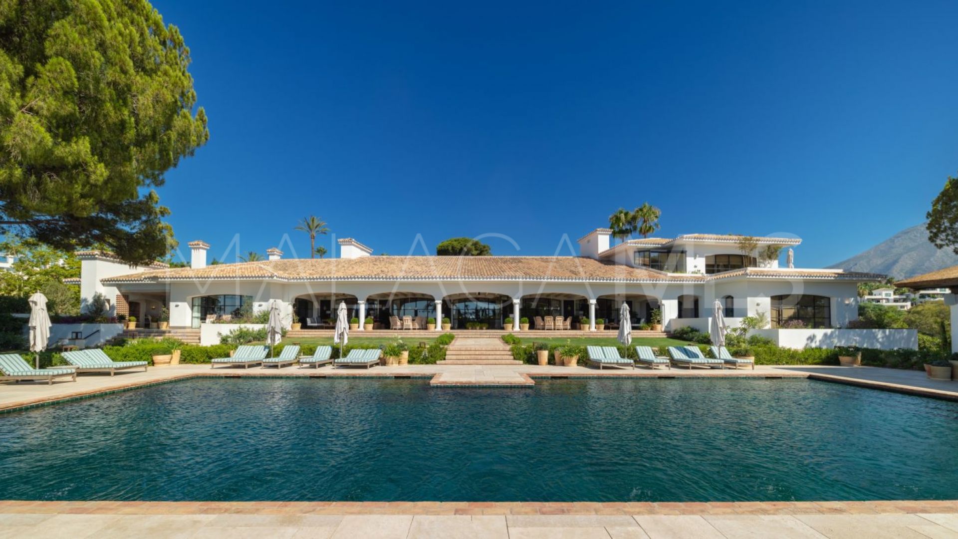 Mansion for sale in Marbella Golden Mile