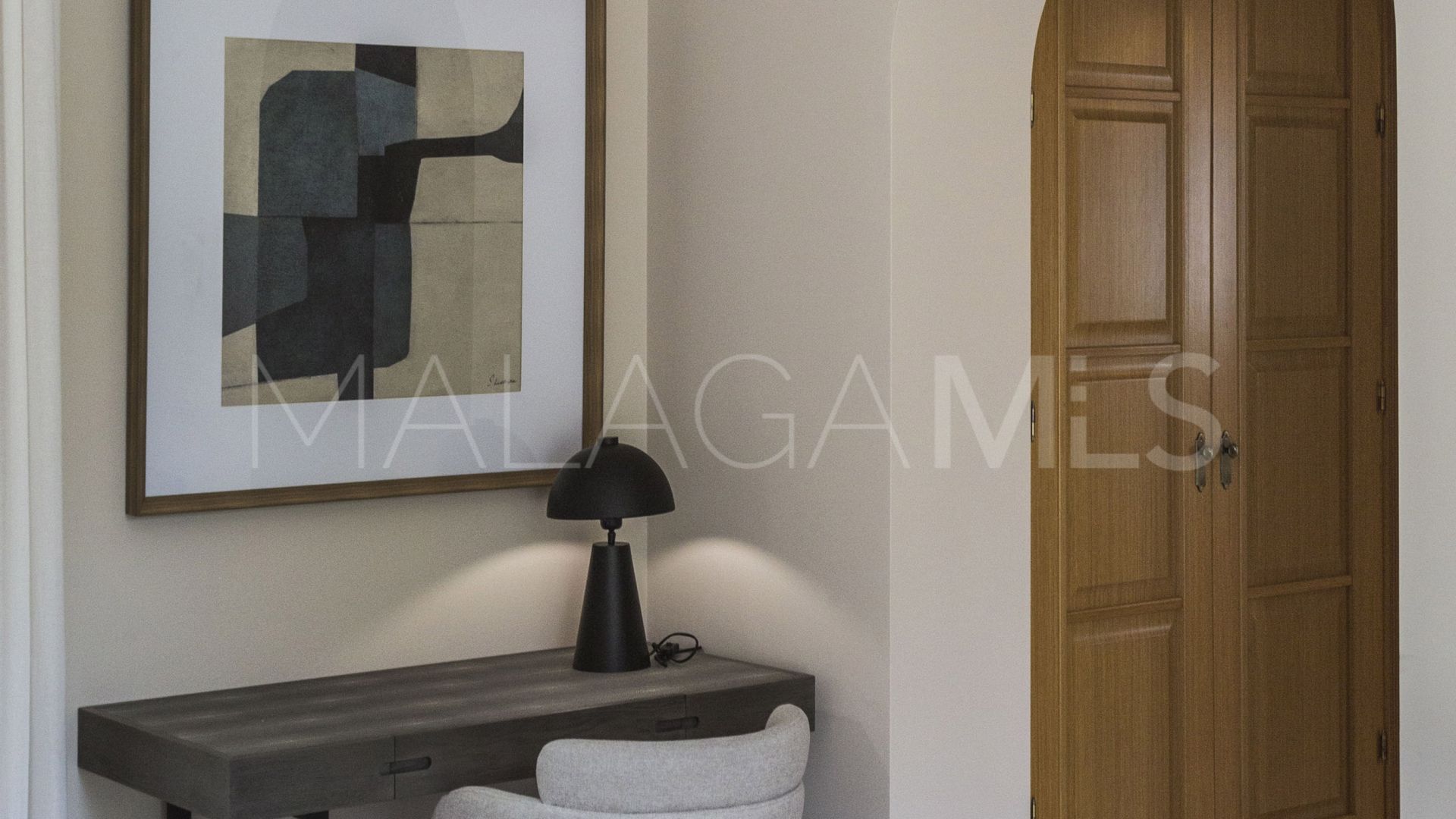 For sale El Madroñal villa with 7 bedrooms