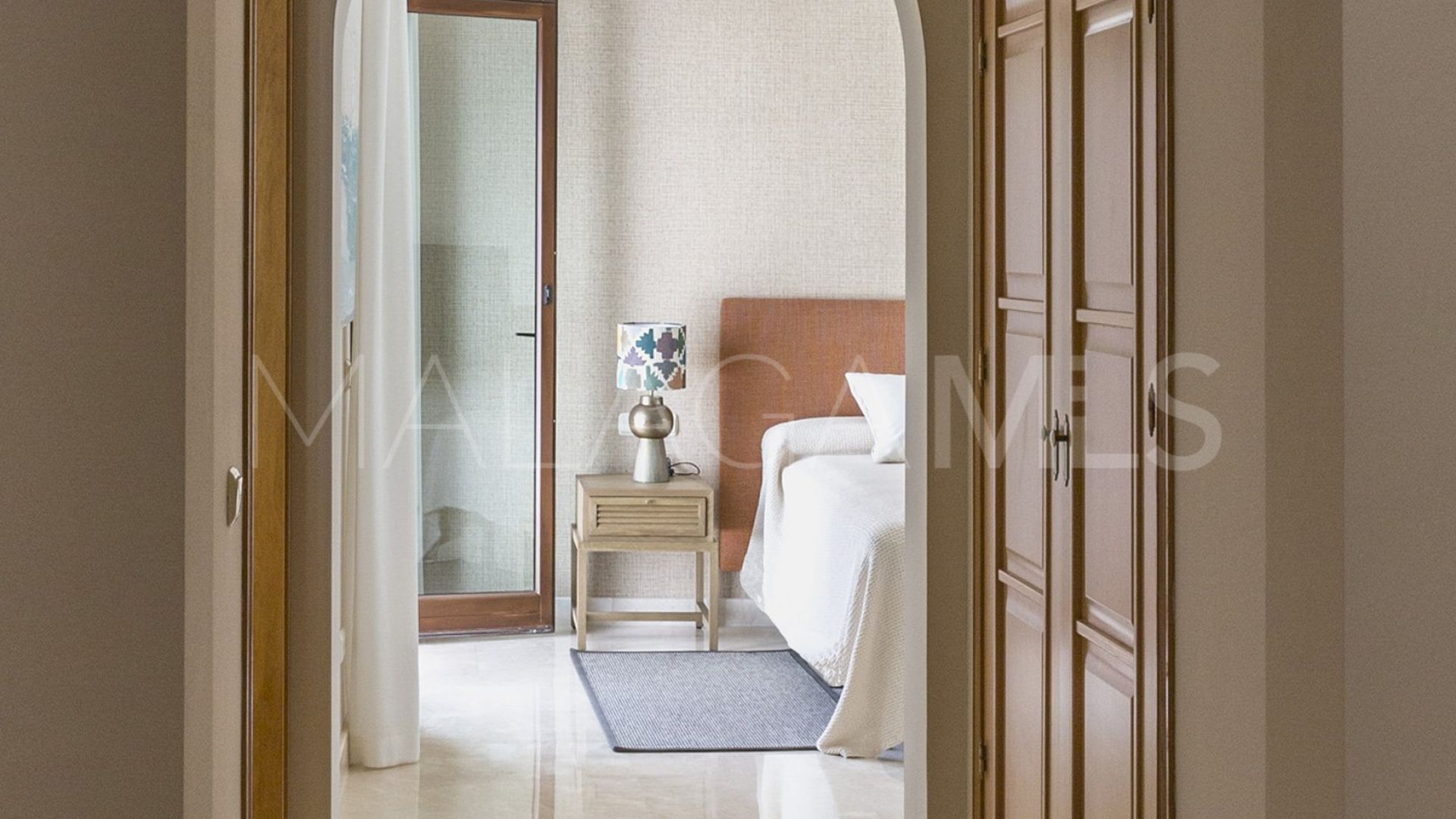 For sale El Madroñal villa with 7 bedrooms
