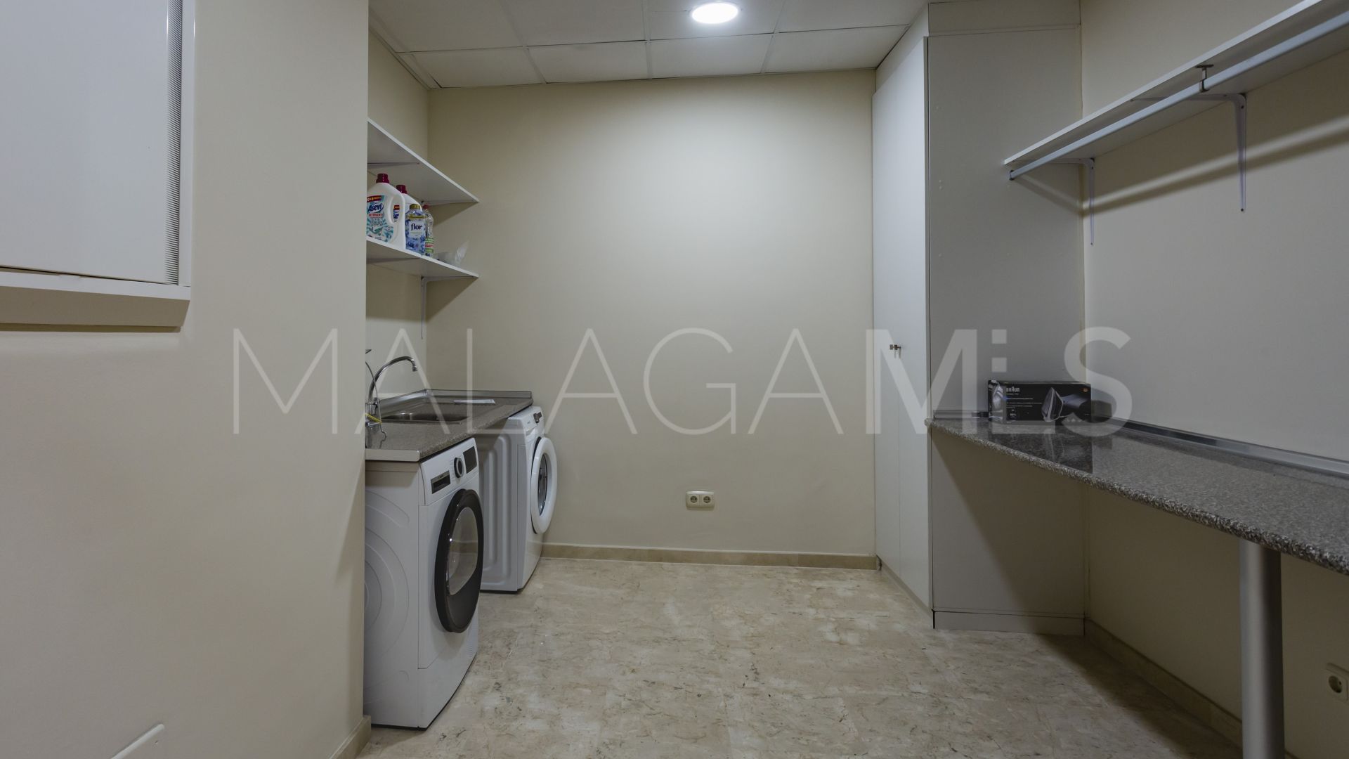 For sale El Madroñal villa with 7 bedrooms