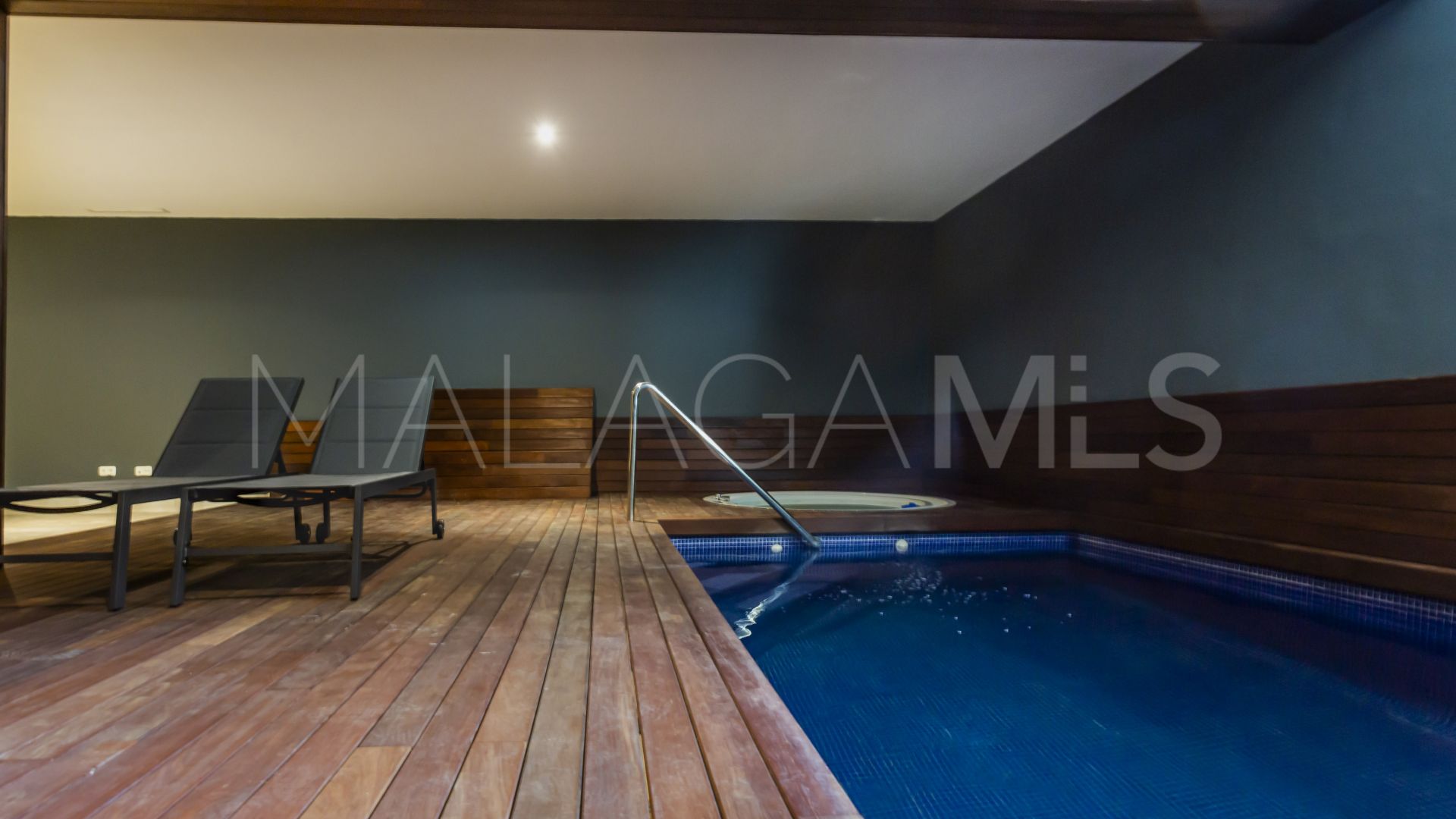 For sale El Madroñal villa with 7 bedrooms