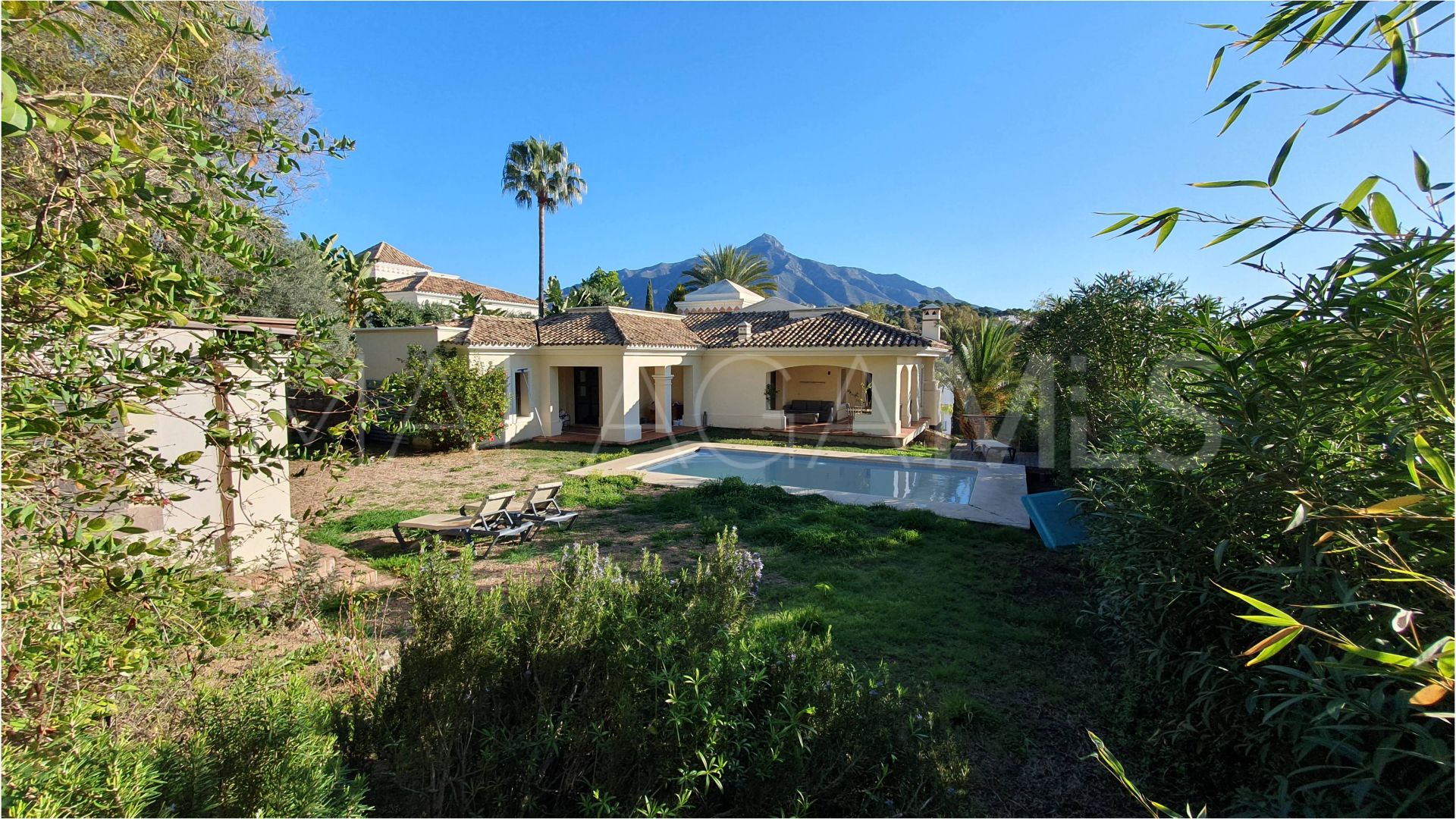 Villa for sale in Bellevue