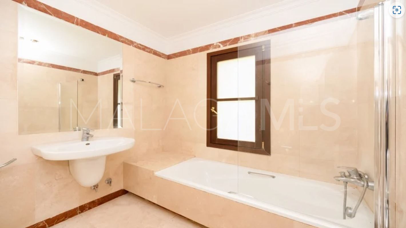Villa for sale in Bellevue