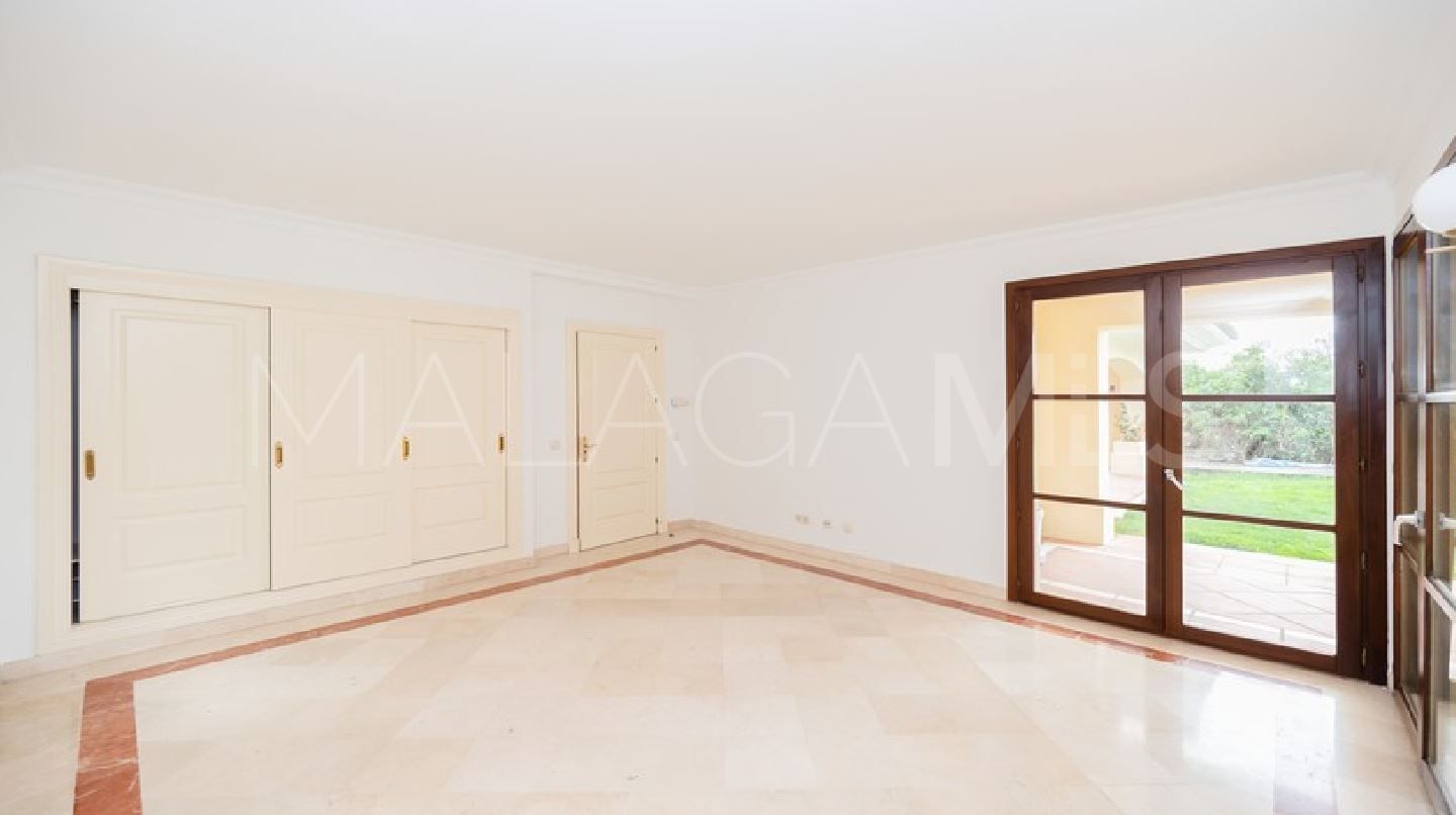 Villa for sale in Bellevue