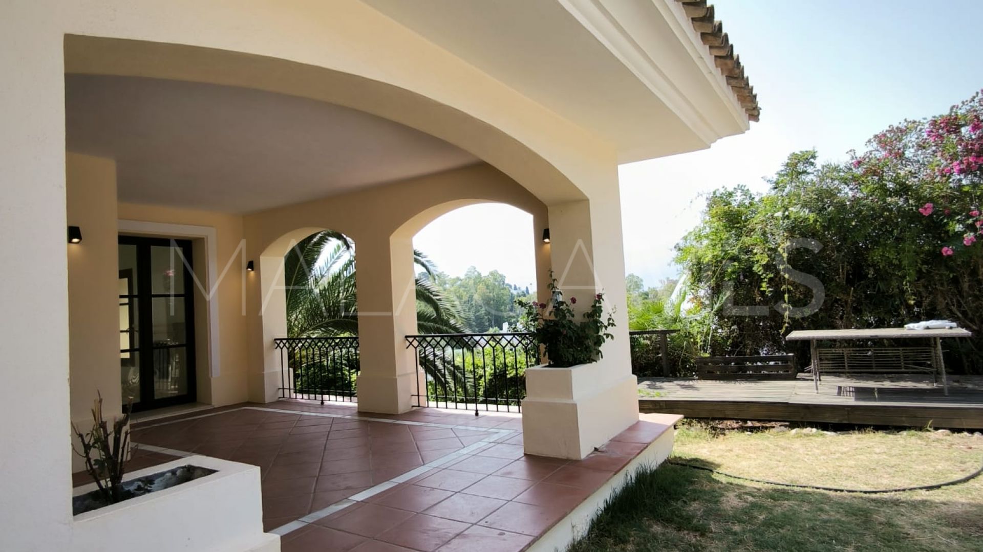 Villa for sale in Bellevue