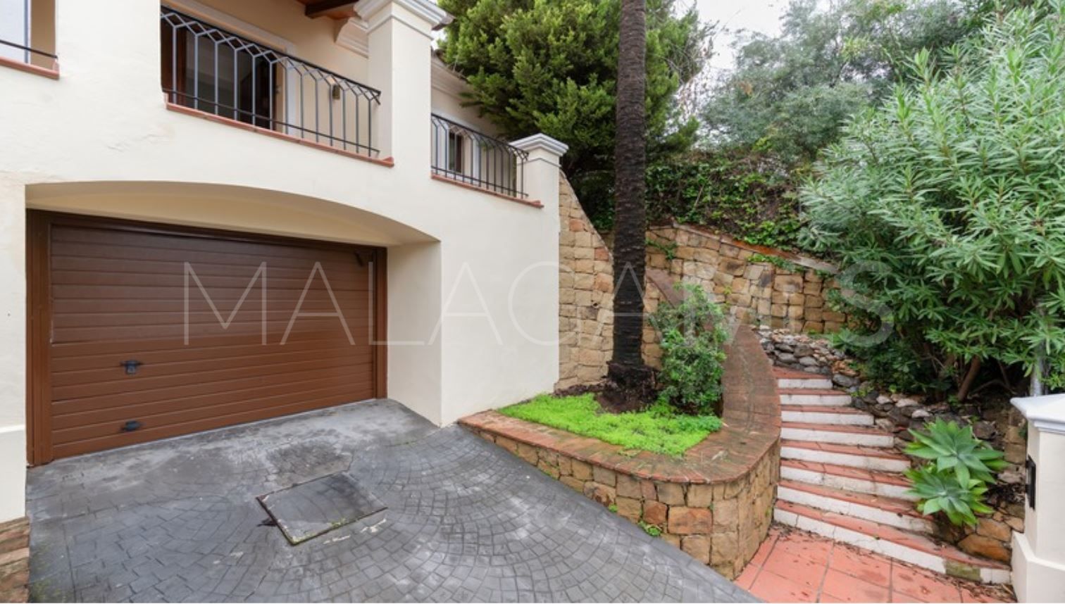 Villa for sale in Bellevue