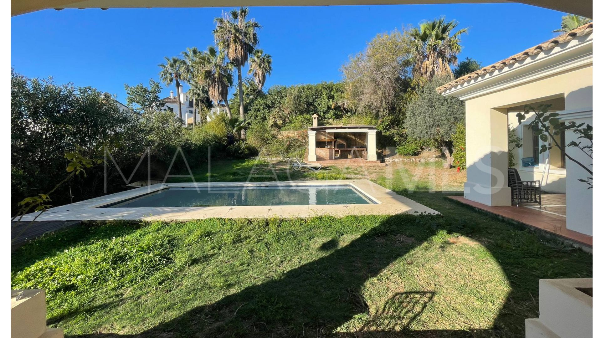 Villa for sale in Bellevue