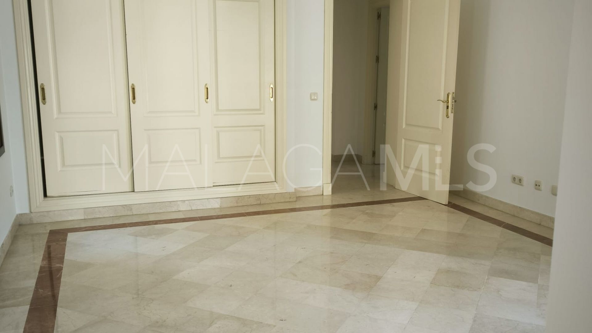 Villa for sale in Bellevue
