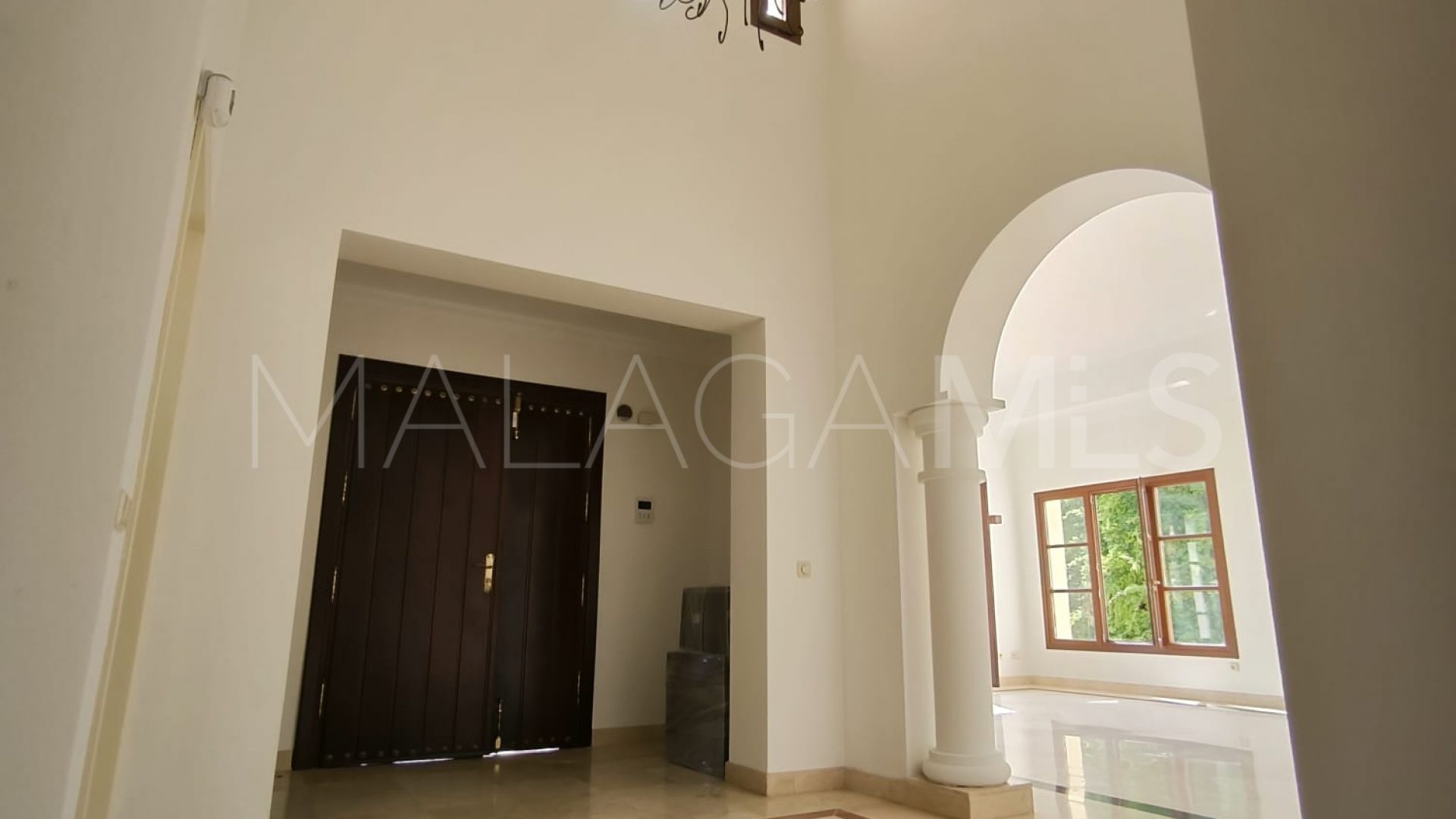 Villa for sale in Bellevue