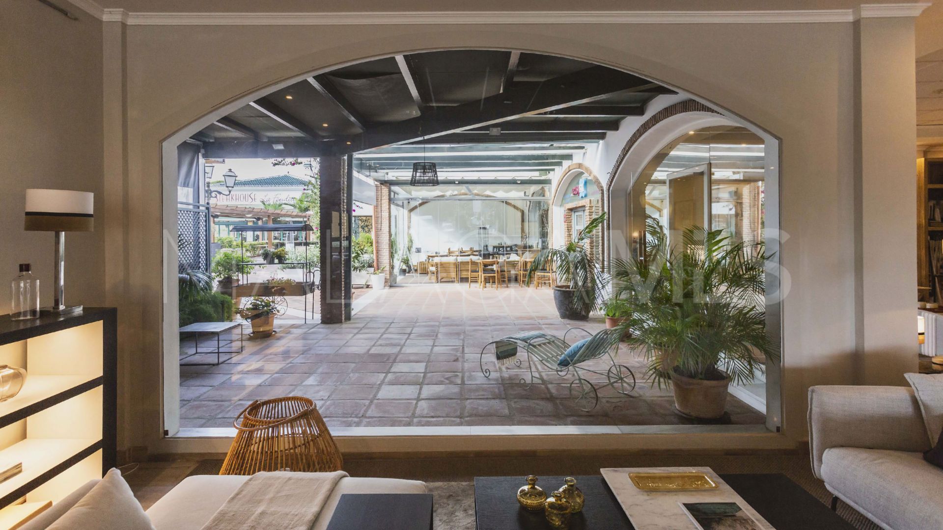 Local comercial for sale in Elviria