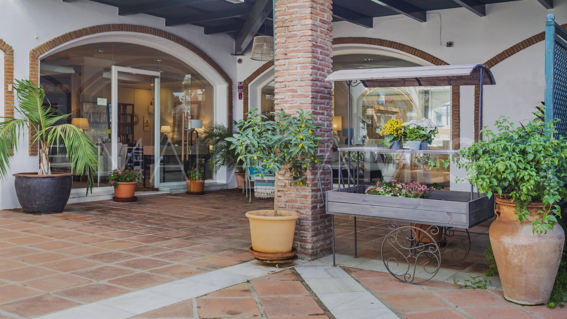 Local comercial for sale in Elviria