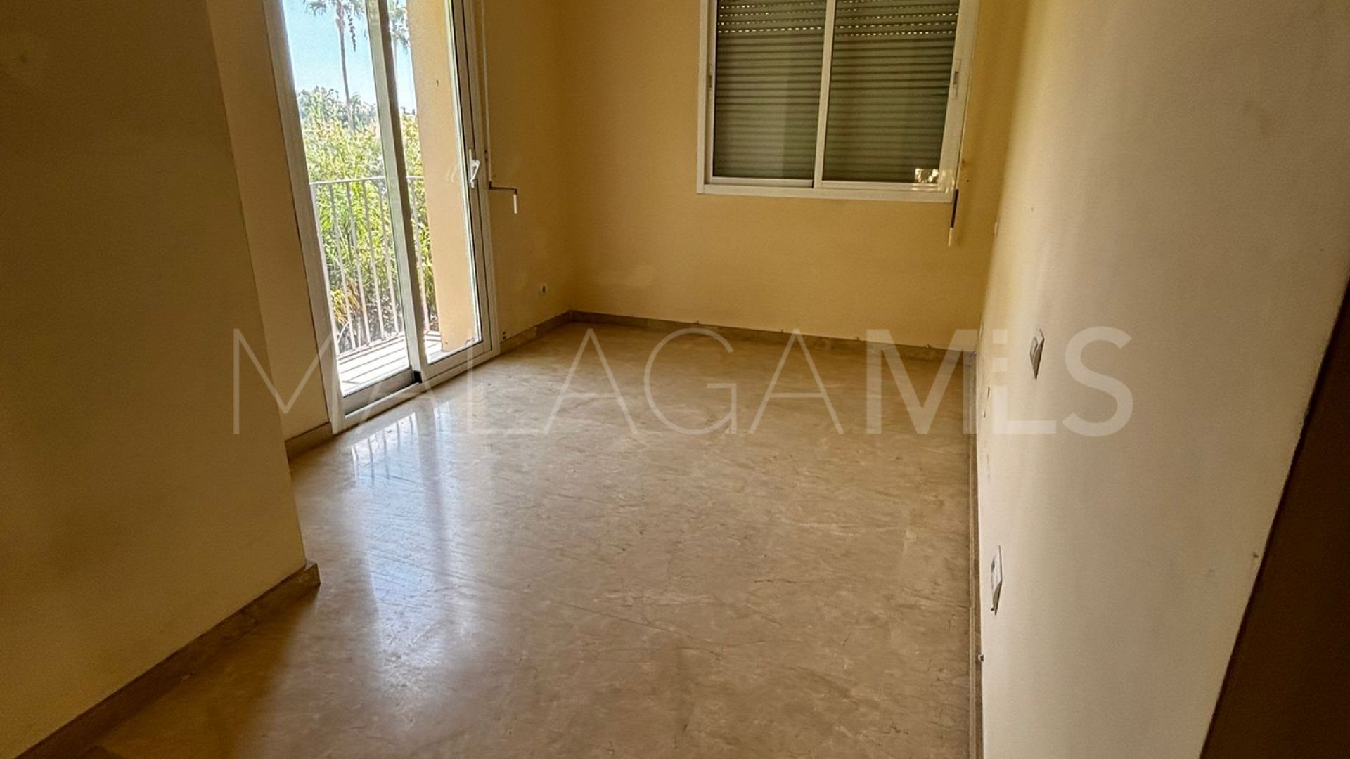Villa for sale in Nueva Andalucia