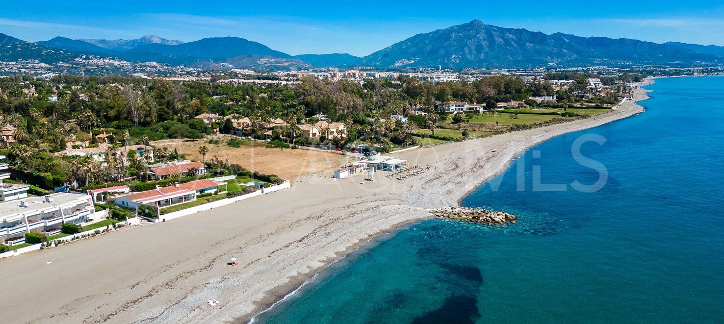 Villa for sale in Guadalmina Baja