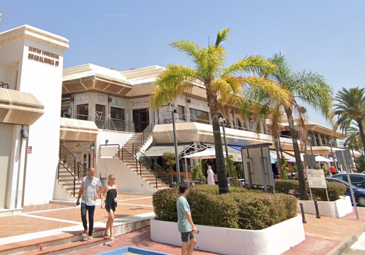 Villa for sale in Guadalmina Baja