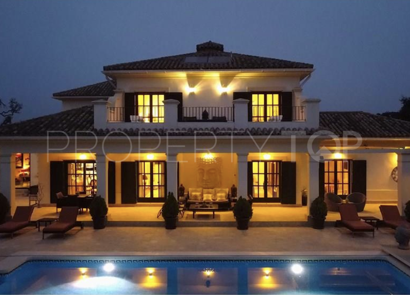 Villa a la venta con 5 dormitorios en San Roque Golf