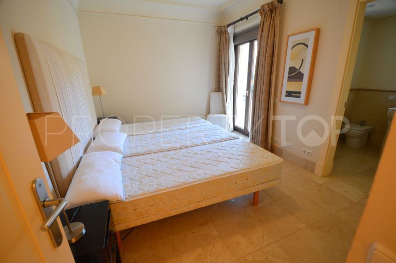 Buy apartment with 3 bedrooms in Sotogrande Alto