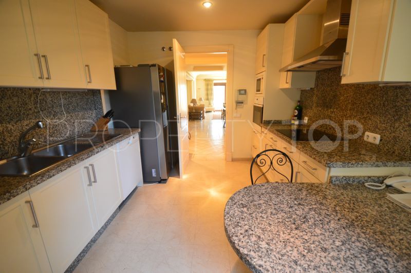 Buy apartment with 3 bedrooms in Sotogrande Alto