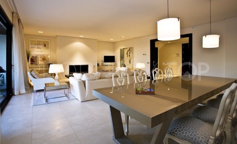 Apartment in Los Altos de Valderrama for sale