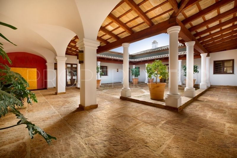9 bedrooms villa for sale in Sotogrande Alto