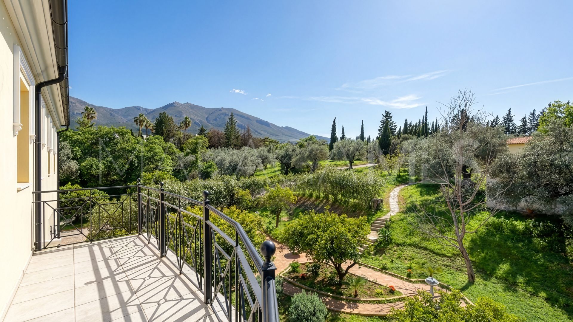 Villa for sale in Alhaurin el Grande