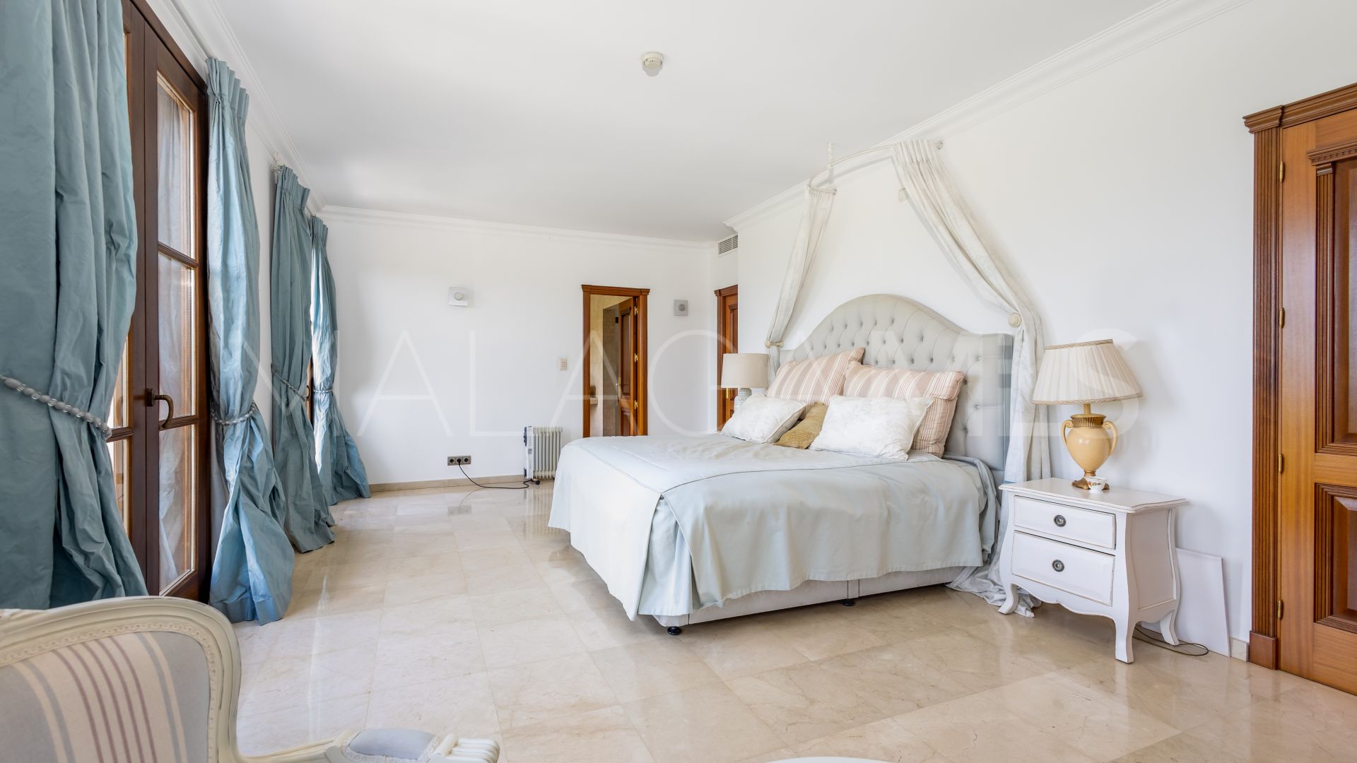 Villa for sale in Alhaurin el Grande