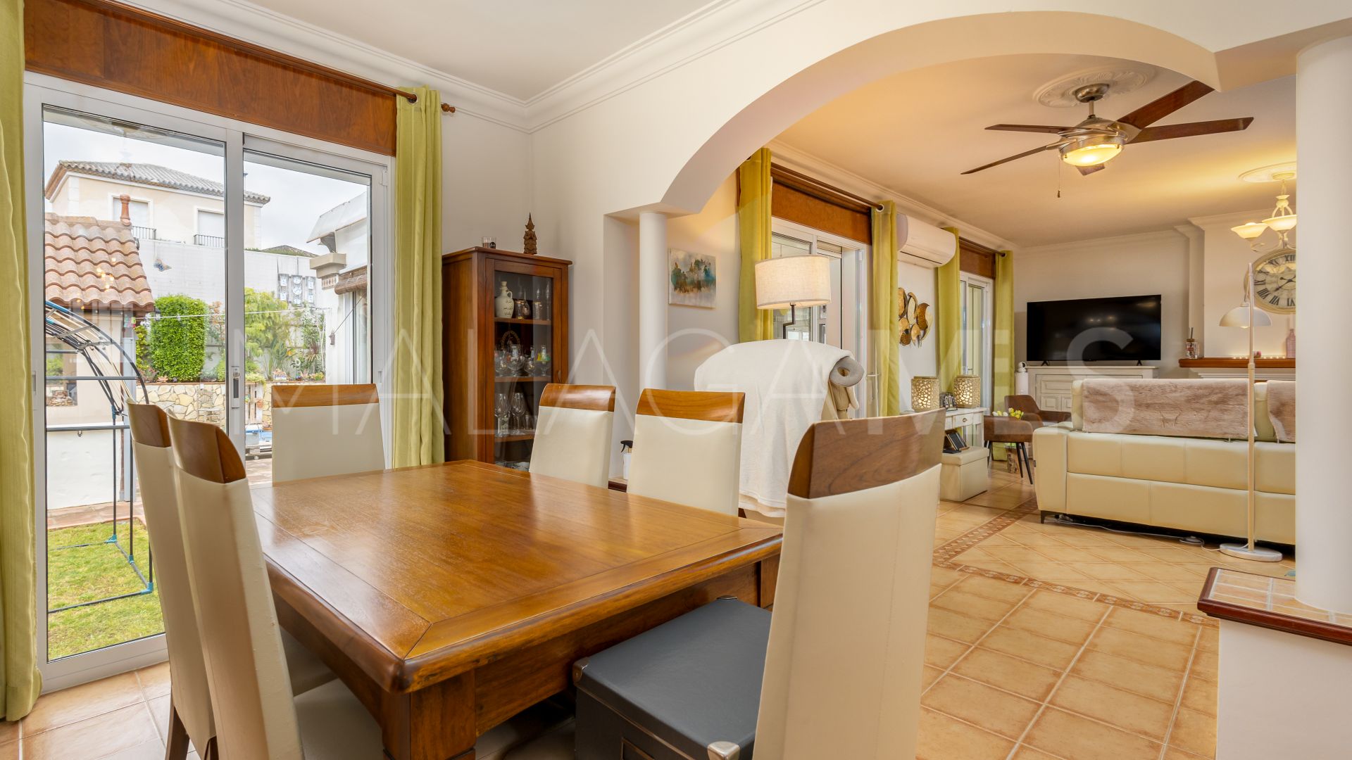 Villa for sale in Coin