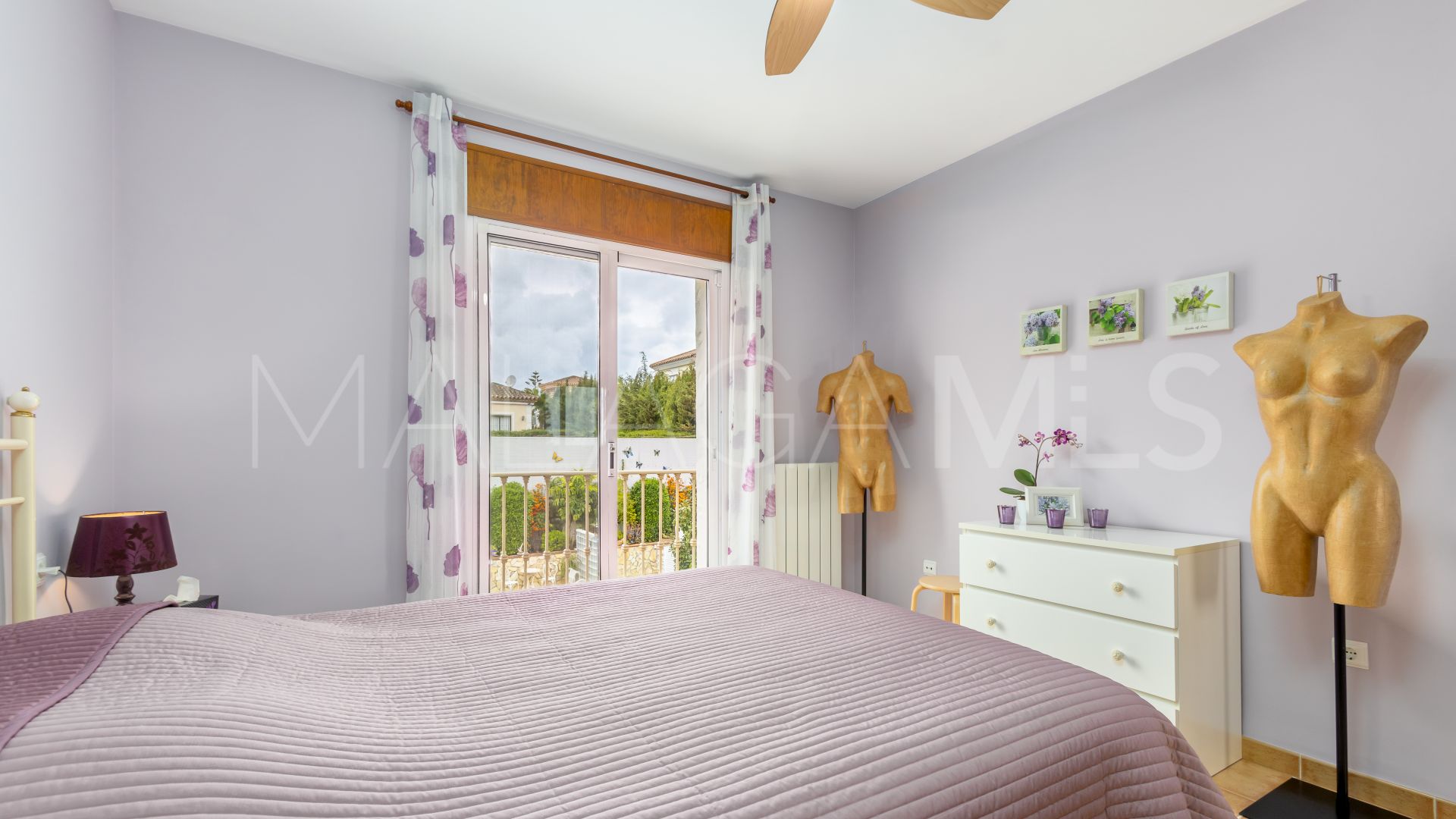 Villa for sale in Coin